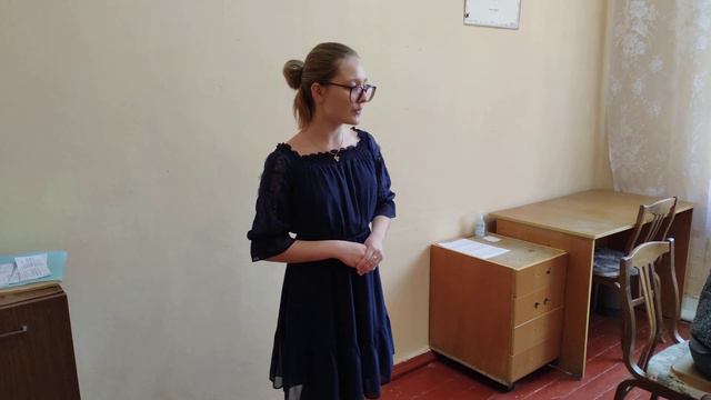 Алексеева Юлиана . музыка И. Брамса, перевод сл. И. Миклашевской "В зеленых ивах дом стоит"