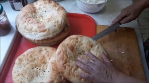 Лепешки на гриле с сыром и зеленью