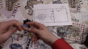 Как подключить два одноклавишных обычных выключателя вместо двух проходных выключателей  .