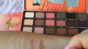 Палетка теней от Too Faced Sweet Peach, обзор и свотчи