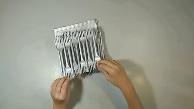 Дом из пластиковых вилочек / дом бабы яги на курьих вилках.?? смотреть онлайн