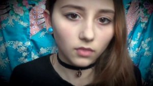 Проколола ухо ИГЛОЙ.