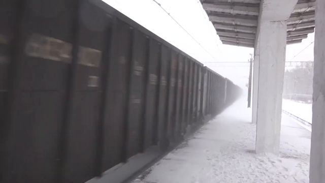 Электровоз ВЛ80С-543/1493 с грузовым поездом смотреть онлайн