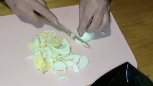 Очень вкусный салат из субпродуктов и куриной печени смотреть онлайн