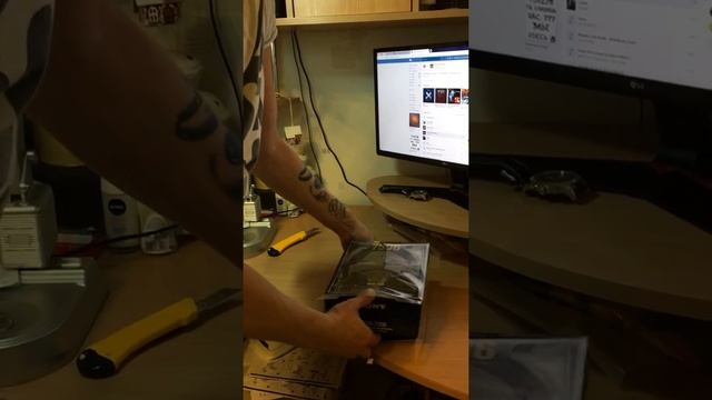 Распаковка наушники Sony MDR-7506 оригинал смотреть онлайн