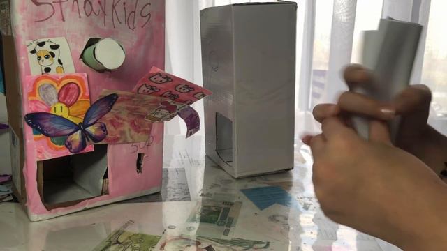 сегодня я покажу как сделать из коробки автомат для карточек и других штучек💞 смотреть онлайн