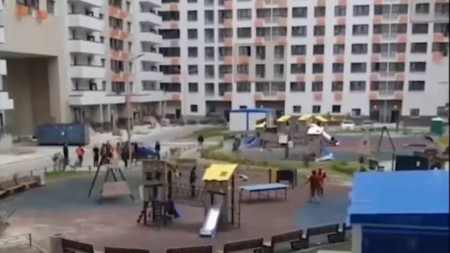 🔪В Москве строителя ранили ножом в пах во время массовой драки🔪