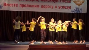Выступление учеников Дарьи Мельник часть 1 Детская йога