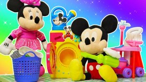 Микки Маус и Минни играют в наклейки напоминалки! Мягкие игрушки в видео для детей