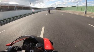 Москва, опасная езда на мото, валим на заднем! Yamaha R1, Ducati Panigale