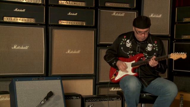 Fender Custom Shop Custom Deluxe Stratocaster • SN: XN7651 смотреть онлайн