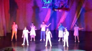 "Миллион шагов" песня Аллы Николицы, сл:Елена Олейник и Алексей Ольханский, муз.:Алексей Ольханский