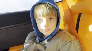 Купили щенка чихуахуа и он сразу полюбил Макса. Чих первые часы в новом доме