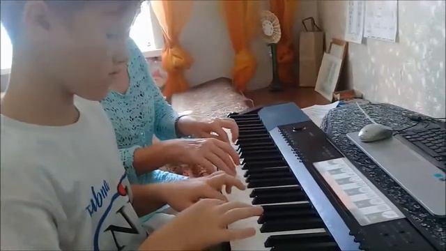 SOFT MOZART Winter Recital 2020-2021 Leо 10 plays Waltz of the dogs Вальс собачек смотреть онлайн