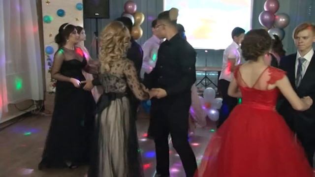 Выпускной вальс 2019. Школа №27 г. Луганск смотреть онлайн
