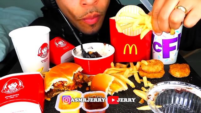 MCDONALDS VS WENDYS MUKBANG EATING CHICKEN NUGGETS BIG MAC FRIES OREO MCFLURRY FROSTY NO TALKING