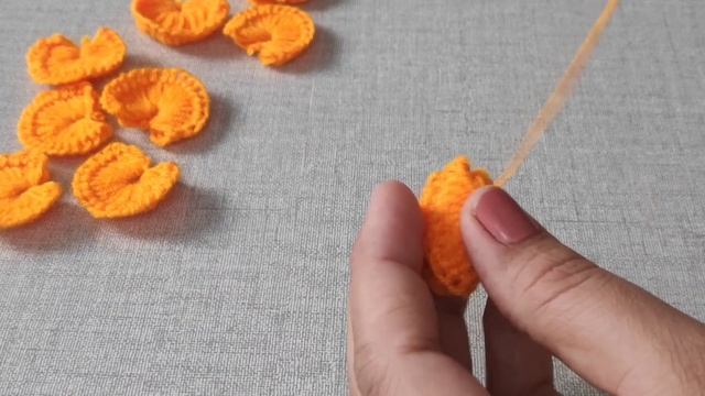 Amazing Hand Embroidery flower design trick with pencil | Hand Embroidery: Rose flower design idea