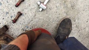 Замена подушки кабины Вольво ВНЛ||не поднимается прицеп||как собрать подушку на стакан оси bpw