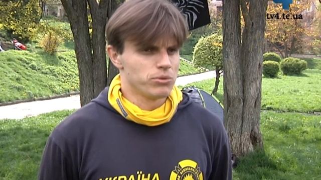 Елементи спортивно-патріотичної теренової гри "Гурби-Антонівці" демонстрували біля ставу смотреть онлайн