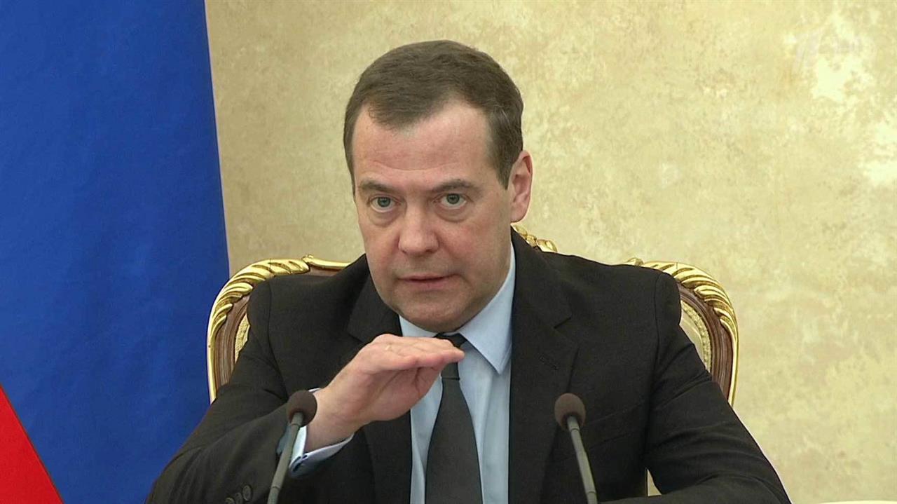 Министр России светлый. Правительство России 2005. Медведев в Туве. Глава правительства субъекта рф