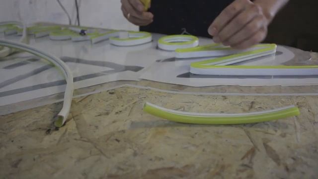 Делаем вывеску из НЕОНА!!! смотреть онлайн