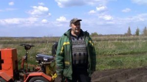 Посадка картошки минитрактором ,испытание картофелесажалки