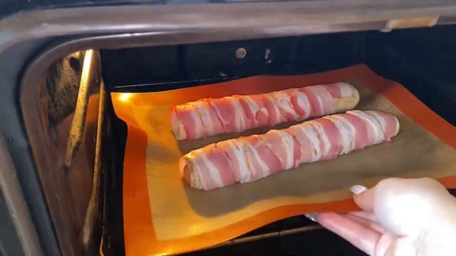 Сосиски в лаваше и беконе//Это очень вкусно и быстро