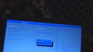 Как зайти в БИОС на Asus X551M
