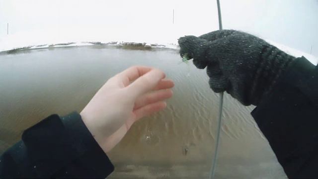 Ловля окуня и щуки. Зимний спиннинг. Рыбалка ранней весной. Микроджиг.