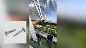 Установка дополнительной форточки в теплицу любой формы