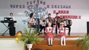 Дуэт ложкарей и ансамбль аккордеонистов "Во кузнице" русская народная песня