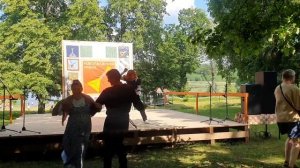 Попурри. Елена Варфоломеева. Игра на балалайке