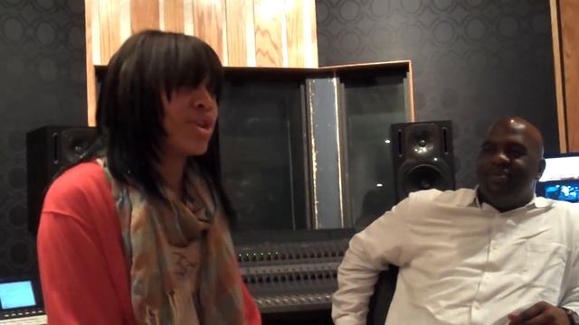 Kamryne singing Jasmine Sullivan's "Bust yo windows out cha car" (acc) смотреть онлайн