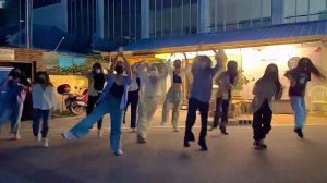 Na Rin Girls Hip-hop / Ronny Jordan, Feat Faye Simpson - Keep Your Head Up