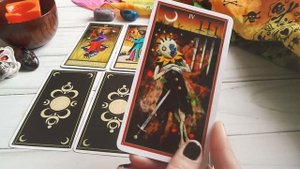 Онлайн гадание Таро/Почему он не звонит, не пишет? Почему не появляется в моей жизни?