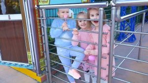 Алиса и ее подружки гуляют в Сочи Парк для детей !!!