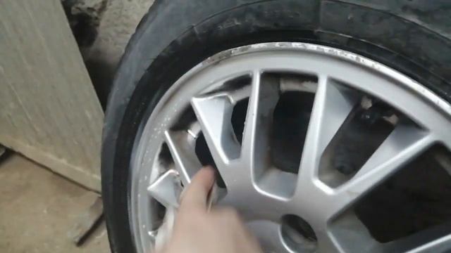 Чем очистить колесные диски от колодочной пыли