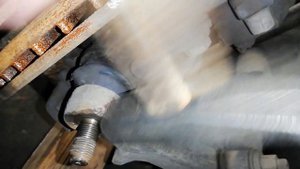 Стук в подвеске Volkswagen wv T4, как снять шаровую опору