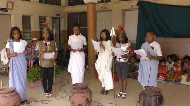 Lycée Hibiscus à Antananarivo Madagascar смотреть онлайн