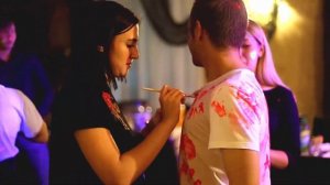 Неоновая вечеринка для подростков