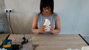 Роза в горшке. Роза из изолона. Настольный светильник. ЧАСТЬ 1