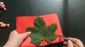 ?Осенние листья?с конфетами? объемная поделка из цветной бумаги/упаковка/Как сделать своими руками