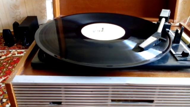 проигрыватель винила.на концертах В.С Высоцкого. смотреть онлайн