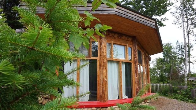 Incredible Mini Earthship Style Cabin - Tiny Off Grid House with Solar Power смотреть онлайн