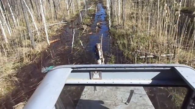 Вездеход 8х8 Соломономобиль-5, Васюганское болото, заболоченная просека, поваленные бревна смотреть онлайн