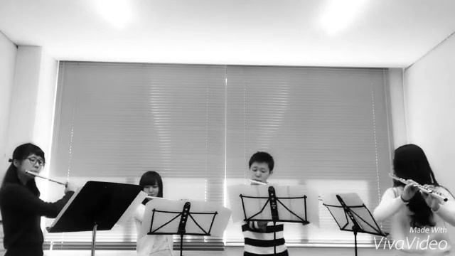 Anouchka - flute quartet. смотреть онлайн