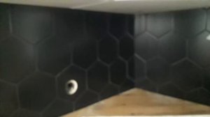 Укладка фартука тип плитки-соты