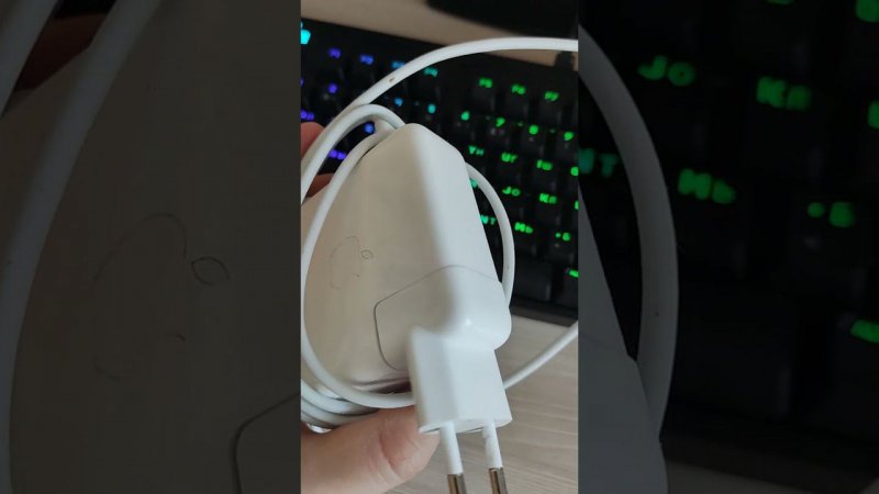 Подойдёт ли зарядка от MacBook к смартфону с Android с USB type C ?