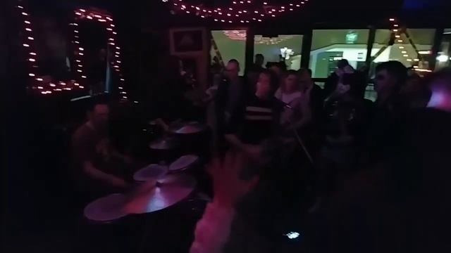 Atari Ferrari sings Fleetwood Mac at Baby Bar