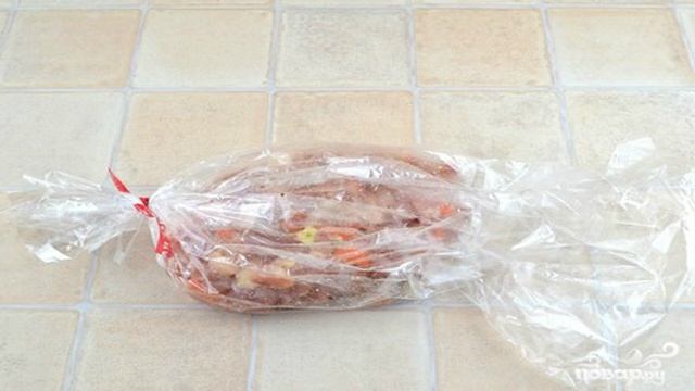 Рулет из индейки в желе
